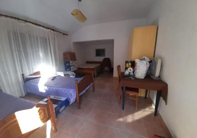 Tirane, jepet me qera Vile 3+1+BLK Kati 1, 250 m² 900 Euro (fresk)