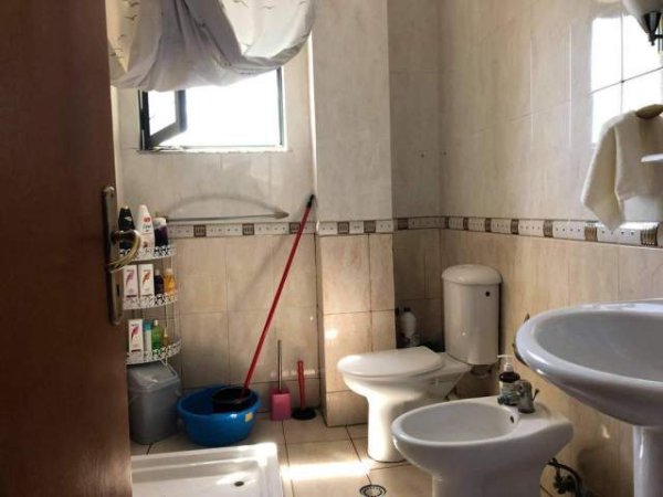 Tirane, shitet apartament 2+1+BLK Kati 4, 91 m² 120.000 Euro (rruga hamid shijaku)