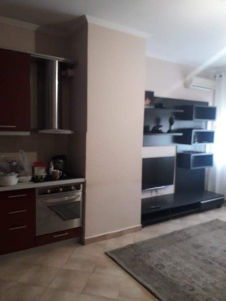 Tirane, jap me qera apartament 2+1+BLK Kati 4, 76 m² 450 Euro (Komuna e Patisit)