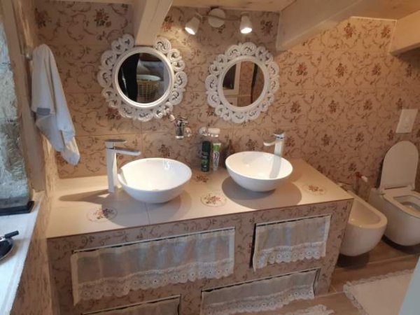 Tirane, jepet me qera Vile 3+1+BLK Kati 2, 120 m² 2.000 Euro (surrel)