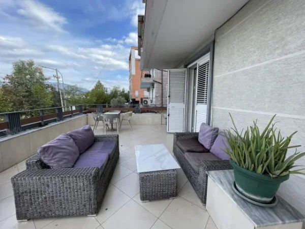 Tirane, jepet me qera apartament 2+1+BLK Kati 2, 130 m² 500 Euro (Rruga Tirane-Elbasan)