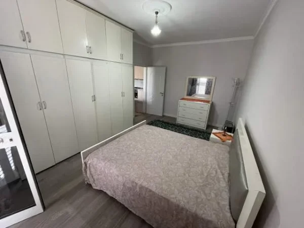Tirane, jepet me qera apartament 2+1+BLK Kati 2, 130 m² 500 Euro (Rruga Tirane-Elbasan)