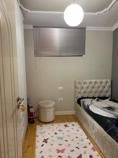 Tirane, jepet me qera apartament 4+1+BLK Kati 4, 140 m² 1.000 Euro (kavajes)