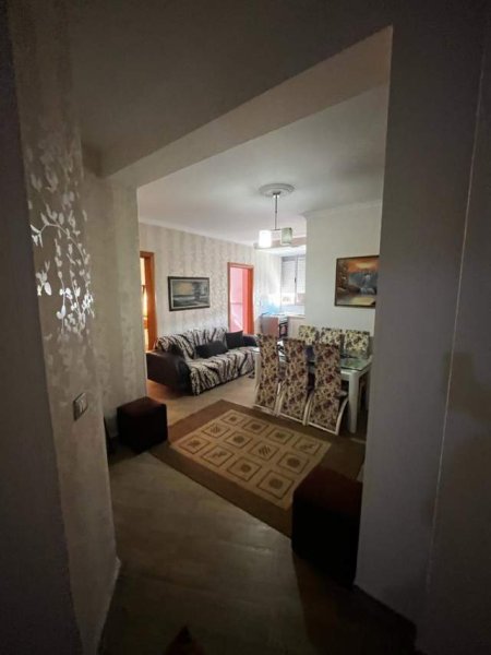 Tirane, jepet me qera apartament 3+1+BLK Kati 2, 109 m² 600 Euro (Zogu i Zi)