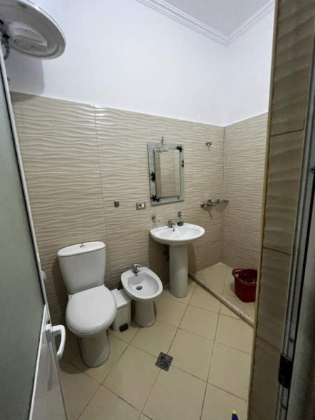 Tirane, jepet me qera apartament 3+1+BLK Kati 2, 109 m² 600 Euro (Zogu i Zi)