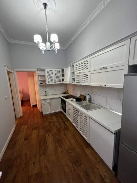 Tirane, jepet me qera apartament 3+1+BLK Kati 2, 109 m² 700 Euro (Zogu i Zi)