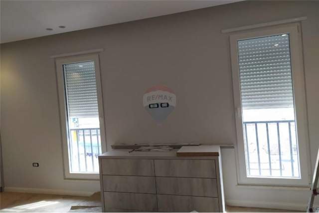 Tirane, jepet me qera apartament 1+1 70 m² 400 Euro (SHKOLLA BALETIT)