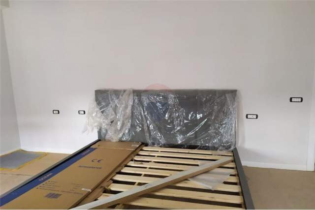 Tirane, jepet me qera apartament 1+1 70 m² 400 Euro (SHKOLLA BALETIT)