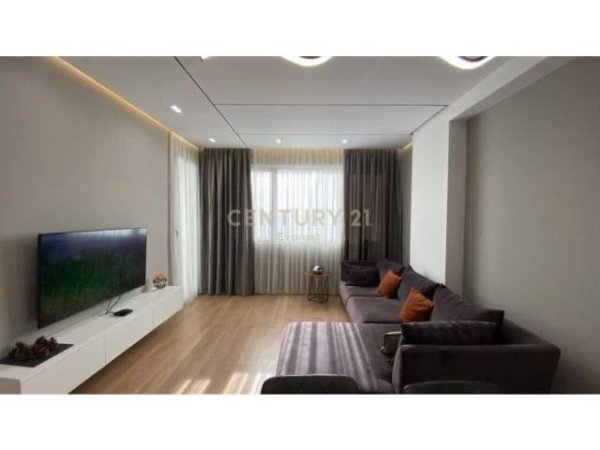 Tirane, Jepet me Qira Apartament 2+1 Kati 6, 500 Euro (Pediatria)