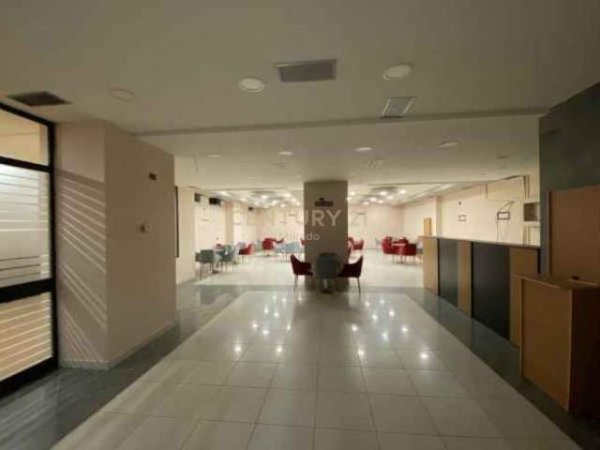Tirane, jap me qera ambjent biznesi Kati -1, 251 m² 1.500 Euro (9 katshet)