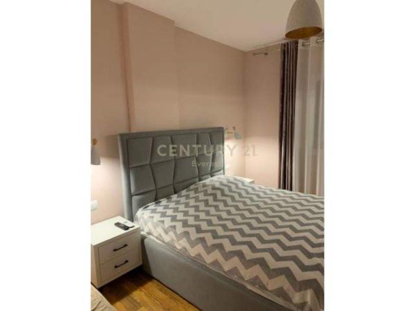 Tirane, jepet me qera apartament 2+1+BLK Kati 3, 80 m² 600 Euro (Ish Stacioni i Trenit)