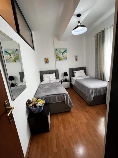 Tirane, jepet me qera apartament 2+1+BLK Kati 8, 86 m² 500 Euro (Mbrapa Deliorgjit)