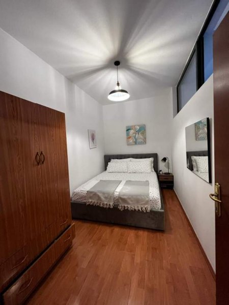 Tirane, jepet me qera apartament 2+1+BLK Kati 8, 86 m² 500 Euro (Mbrapa Deliorgjit)