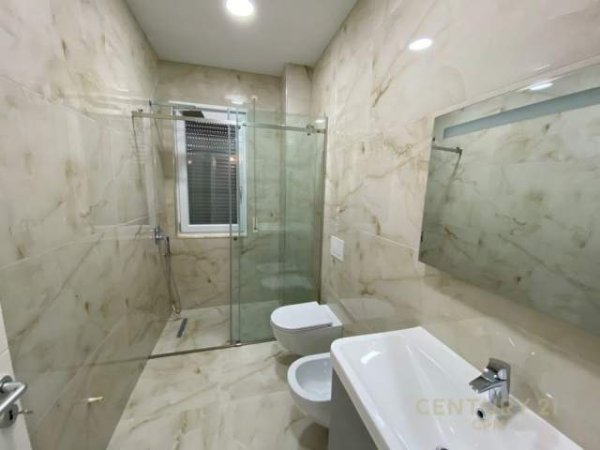Tirane, jepet me qera apartament 2+1+A+BLK Kati 4, 132 m² 850 Euro (Kopshti Botanik)