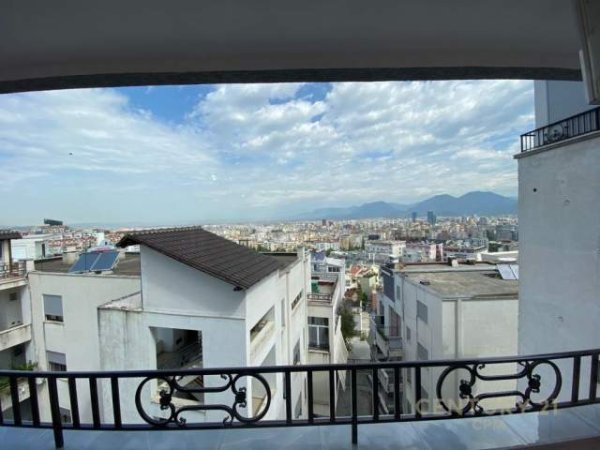 Tirane, jepet me qera apartament 2+1+A+BLK Kati 4, 132 m² 850 Euro (Kopshti Botanik)