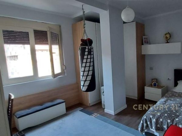 Tirane, jepet me qera apartament 2+1+A Kati 2, 82 m² 700 Euro (Sulejman Delvina)