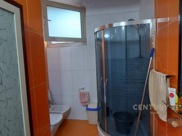 Tirane, jepet me qera apartament 700 Euro (vasil shanto)