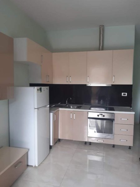 Tirane, jepet me qera apartament 1+1 Kati 0, 70 m² 26.000 Leke (JORDAN MISJA)