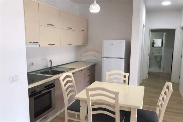 Tirane, jepet me qera apartament 2+1 Kati 5, 80 m² 500 Euro (DON BODKO)