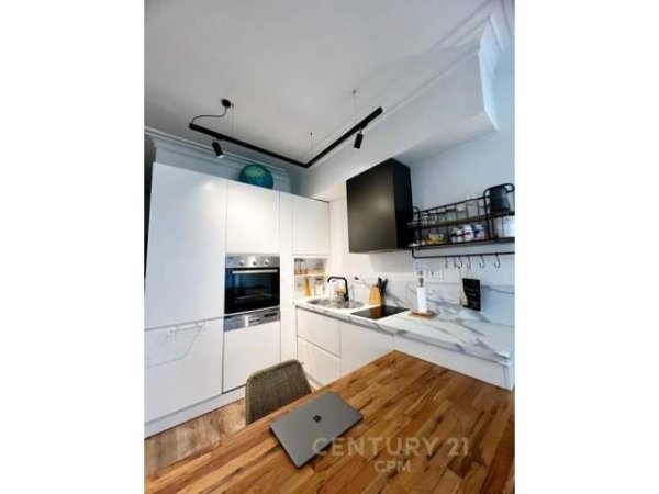 Tirane, jepet me qera apartament 1+1 500 Euro (kika 2)