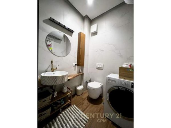 Tirane, jepet me qera apartament 1+1 500 Euro (kika 2)