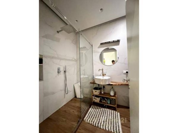 Tirane, jepet me qera apartament 1+1 500 Euro (kika 2)