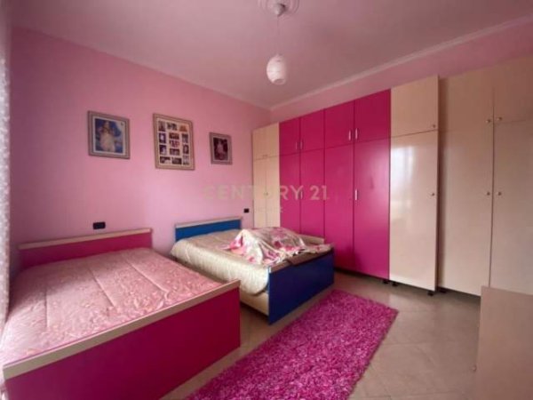 Tirane, jepet me qera apartament 400 Euro