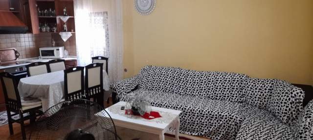 Tirane, jepet me qera shtepi 2+1+BLK Kati 1, 110 m² 30.000 Leke (llazar shapatini)
