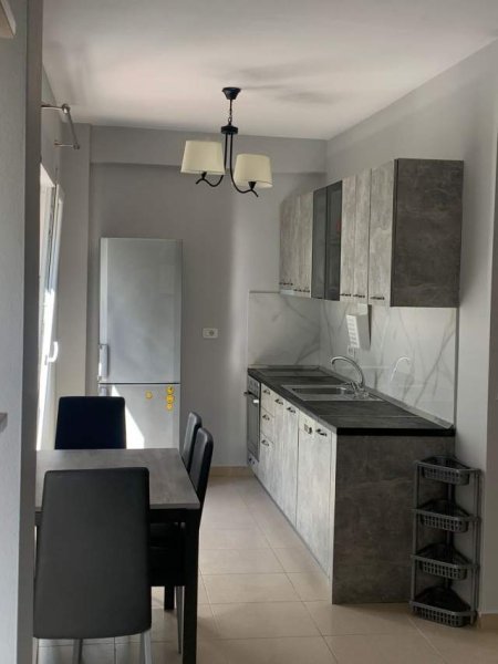 Tirane, jepet me qera apartament duplex 3+1+BLK Kati 3, 110 m² 550 Euro (xhorxh washington)