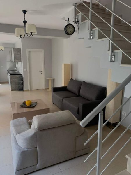 Tirane, jepet me qera apartament duplex 3+1+BLK Kati 3, 110 m² 550 Euro (xhorxh washington)