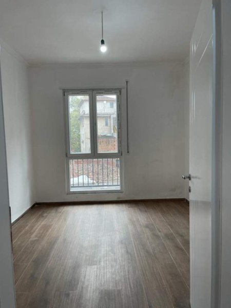 Tirane, jepet me qera apartament 1+1+BLK Kati 2, 72 m² 500 Euro (rruga kavajes)