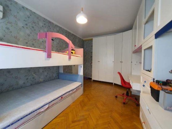 Tirane, jepet me qera apartament 2+1+A+BLK Kati 5, 80 m² 650 Euro (Qender)
