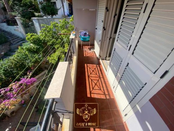 Durres, jap me qera apartament Kati 3, 500 Euro (GJYKATA DURRES)