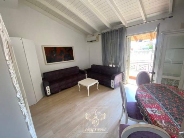 Durres, jap me qera apartament Kati 3, 500 Euro (GJYKATA DURRES)