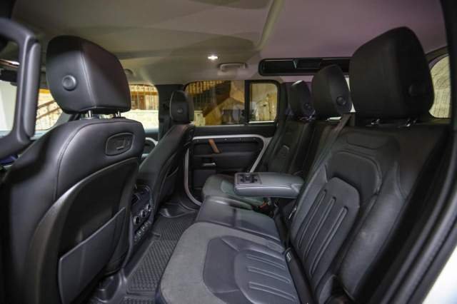 shes Land Rover LAND ROVER DEFENDER - 2.0 NAFTE - 2021