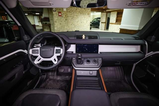 shes Land Rover LAND ROVER DEFENDER - 2.0 NAFTE - 2021
