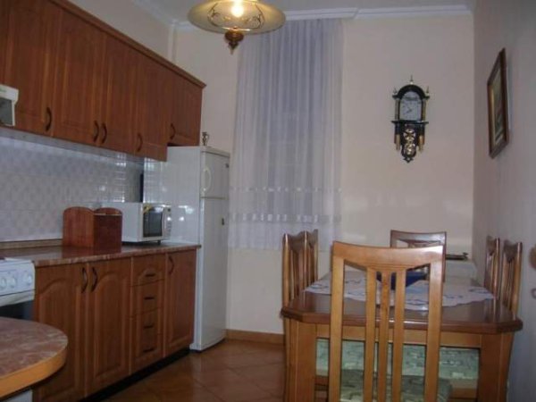 Tirane, jepet me qera apartament 2+1+BLK Kati 6, 110 m² 500 Euro (islam alla)