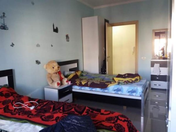 Tirane, jepet me qera apartament 2+1+A+BLK Kati 5, 103 m² 400 Euro (Rruga Tom Plezha, Astir, Unaza e re)