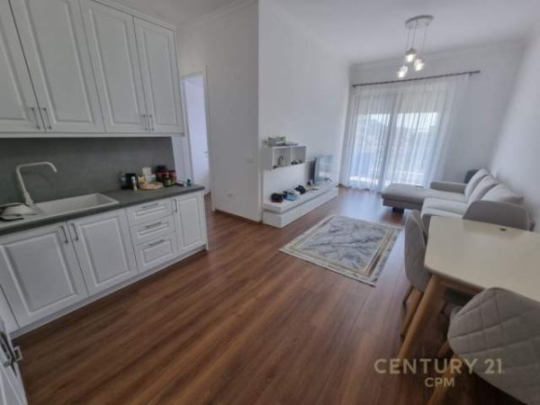 Tirane, jepet me qera apartament 1+1+BLK Kati 7, 650 Euro (rruga kavajes)