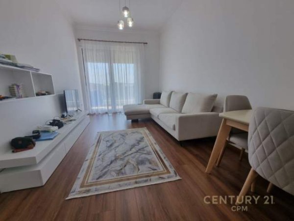 Tirane, jepet me qera apartament 1+1+BLK Kati 7, 650 Euro (rruga kavajes)