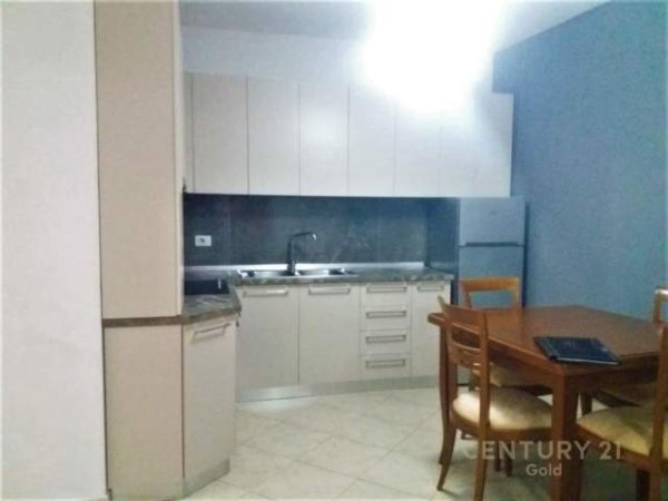 Tirane, jepet me qera apartament 1+1+A+BLK Kati 3, 350 Euro (rruga pes maji)