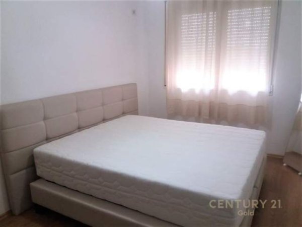 Tirane, jap me qera apartament 1+1+BLK Kati 3, 74 m² 350 Euro (rruga 5 maji)