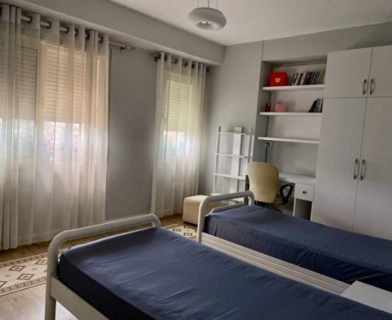 Tirane, jepet me qera apartament 2+1+BLK Kati 7, 100 m² 430 Euro (bedri karapici)