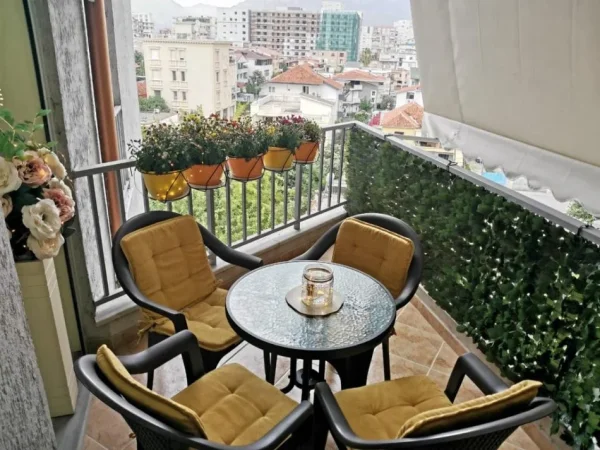 Tirane, shitet apartament 2+1+Ballkon Kati 4, 95 m² 170.000 € (Parku)