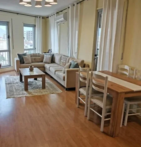 shitet apartament 2+1+Ballkon Kati 4, 95 m² 170.000 € (parku)