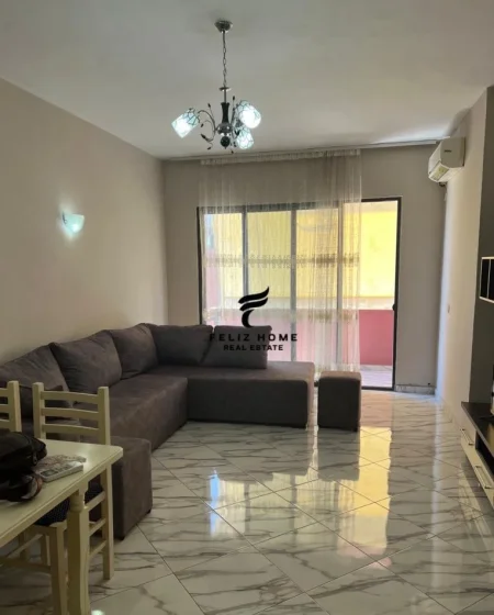 Tirane, jepet me qera apartament 2+1+Ballkon Kati 7, 100 m² 500 € (YZBERISHT)