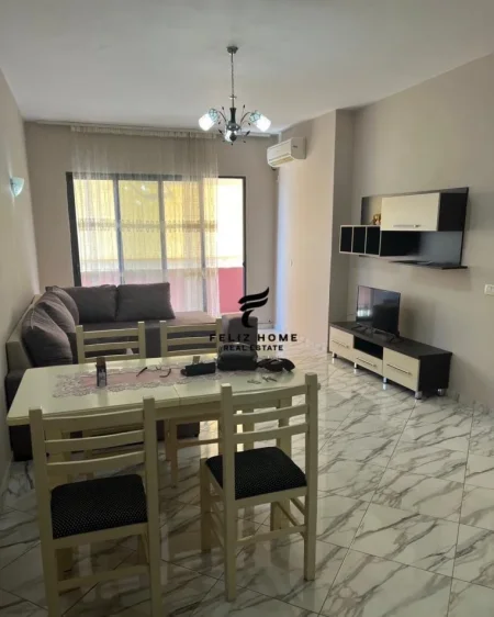 Tirane, jepet me qera apartament 2+1+Ballkon Kati 7, 100 m² 500 € (YZBERISHT)