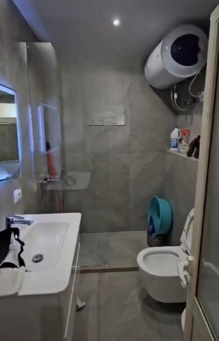 Tirane, jepet me qera apartament 2+1 Kati 3, 78 m² 600 € (Rruga Sadik Petrela)