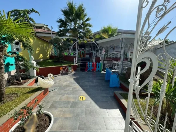 Tirane, shitet ambjent biznesi Kati 0, 255 m² (Fresk)