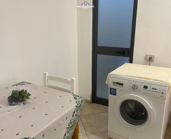 Shqiperi, jepet me qera garsonier 1+1 Kati 1, 27 m² 270 € (ali demi)